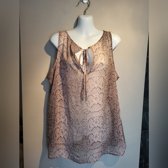 Old Navy Snake Print Sleeveless Top - Picture 1 of 4